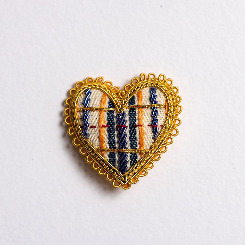 The Deckchair Heart Brooch (8707346333955)